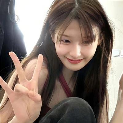 微光下的蓝色男孩海报